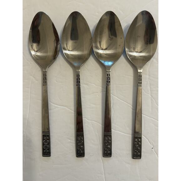 Vintage Customcraft Fluer De Lis Set Of 4 Soup/Dinner Spoon Stainless Flatware - Picture 3 of 6